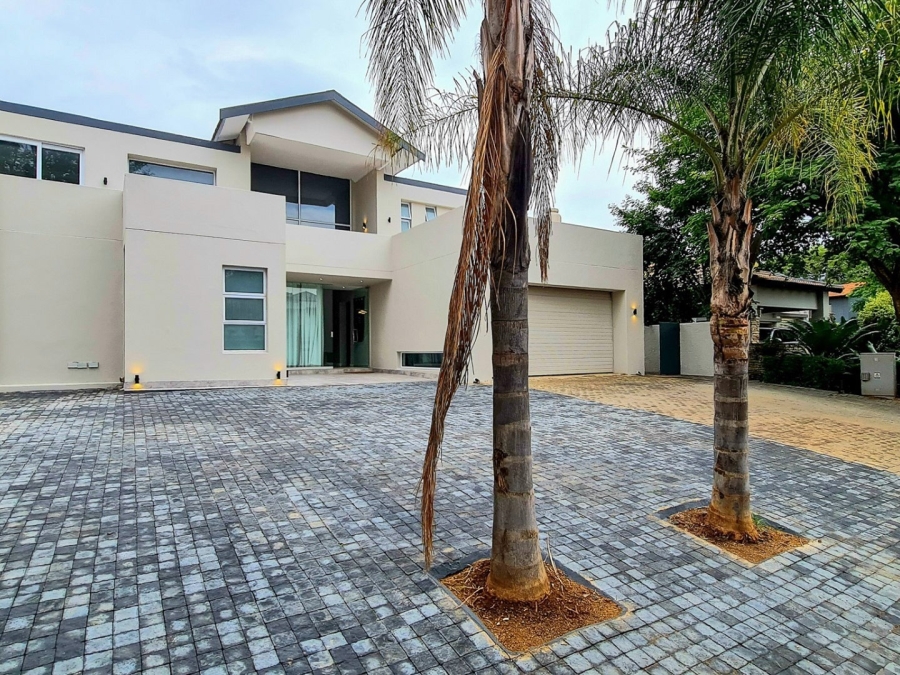 5 Bedroom Property for Sale in The Islands Estates North West